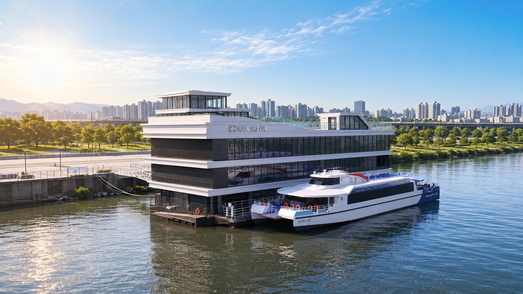 Hangang Bus tại bến Yeouido và đang vận hành